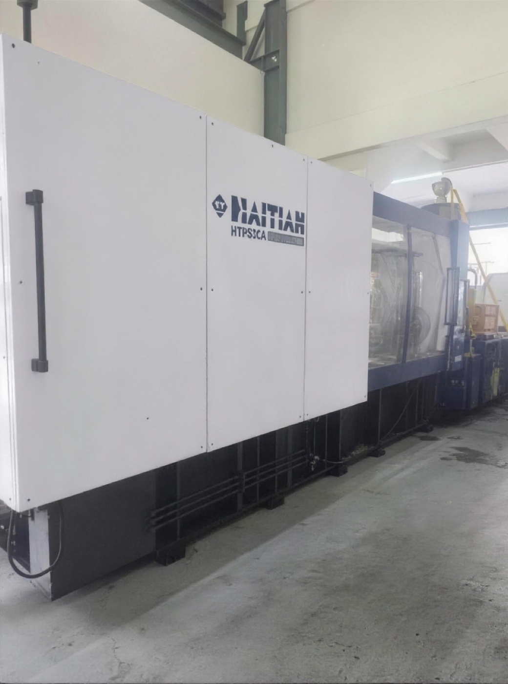 Injection molding machine on SDM Maju production floor